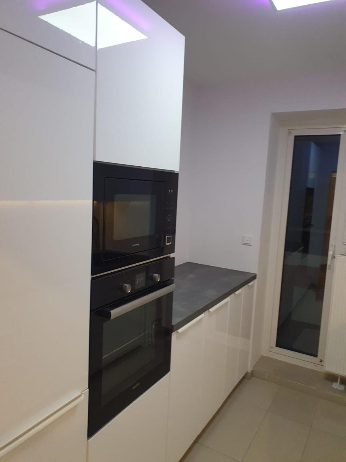 Moebeliertes Wohnen Auf Zeit Am Yachthafen Apartment Бремерхавен Екстериор снимка