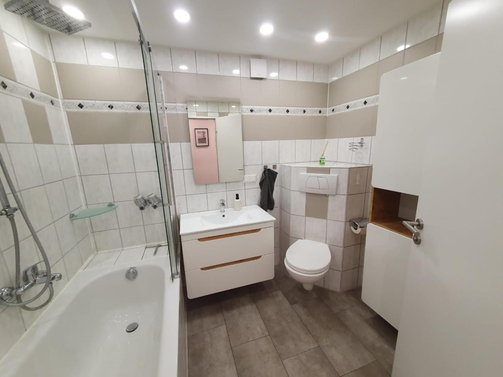 Moebeliertes Wohnen Auf Zeit Am Yachthafen Apartment Бремерхавен Екстериор снимка