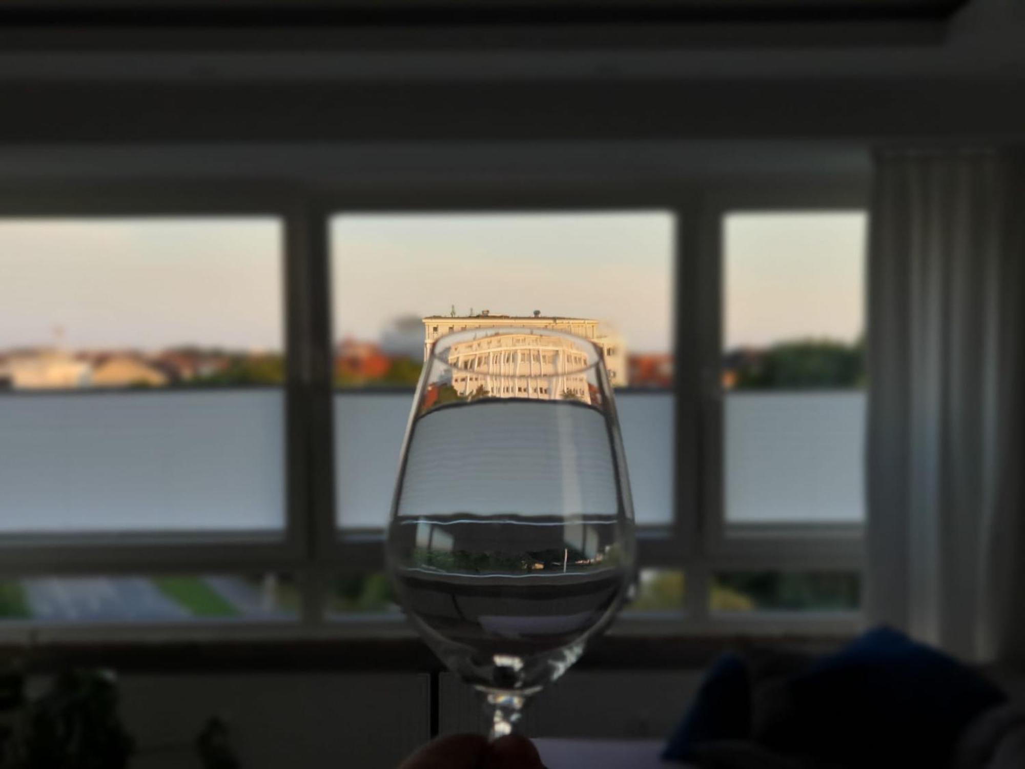 Moebeliertes Wohnen Auf Zeit Am Yachthafen Apartment Бремерхавен Екстериор снимка